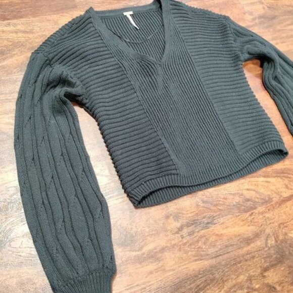 Free People Solid Black Ribbed When It Rains Cotton V-Neck Cropped Sweater S - Picture 4 of 11